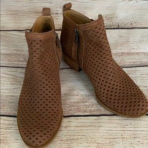 Lucky Brand Basel 3 ankle boots size 7